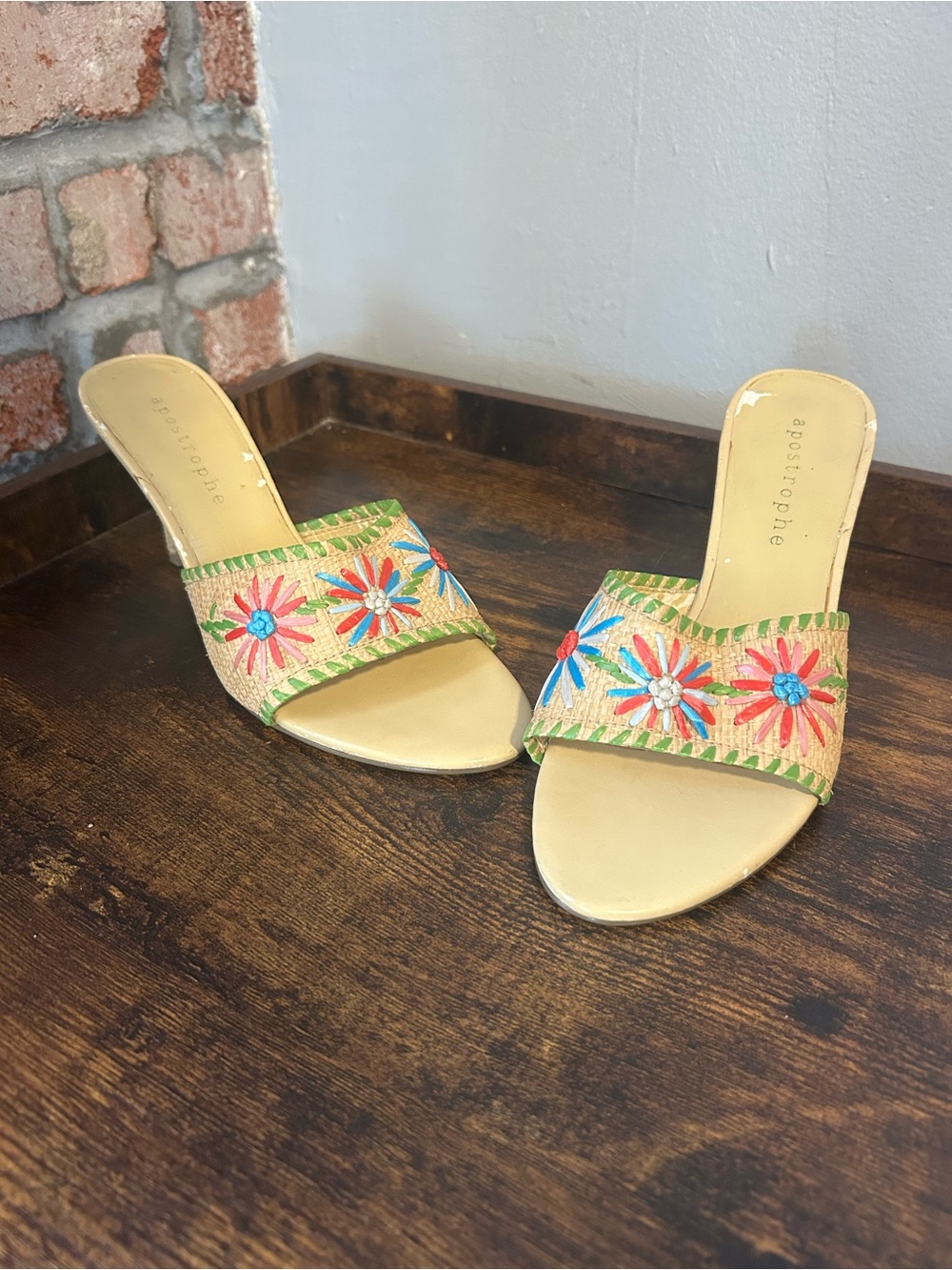 Apostrophe • Floral Raffia Heels Size 8
